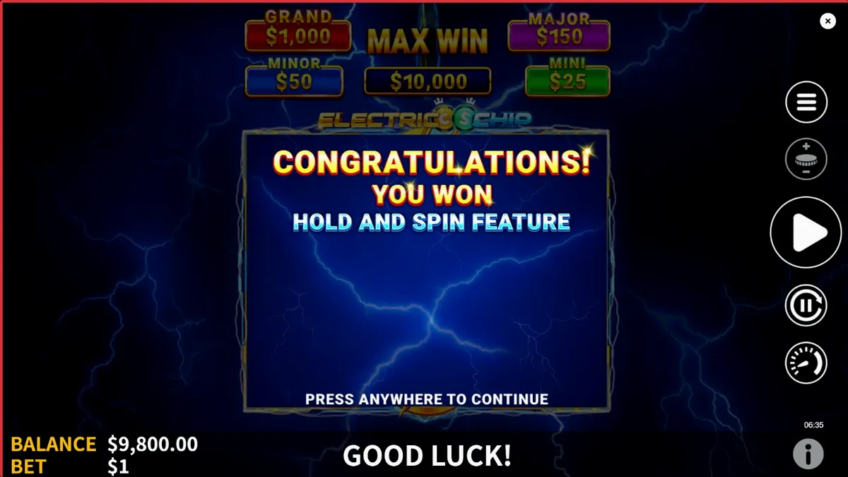 Neon-themed Electric Chip slot interface na may kidlat at casino chips